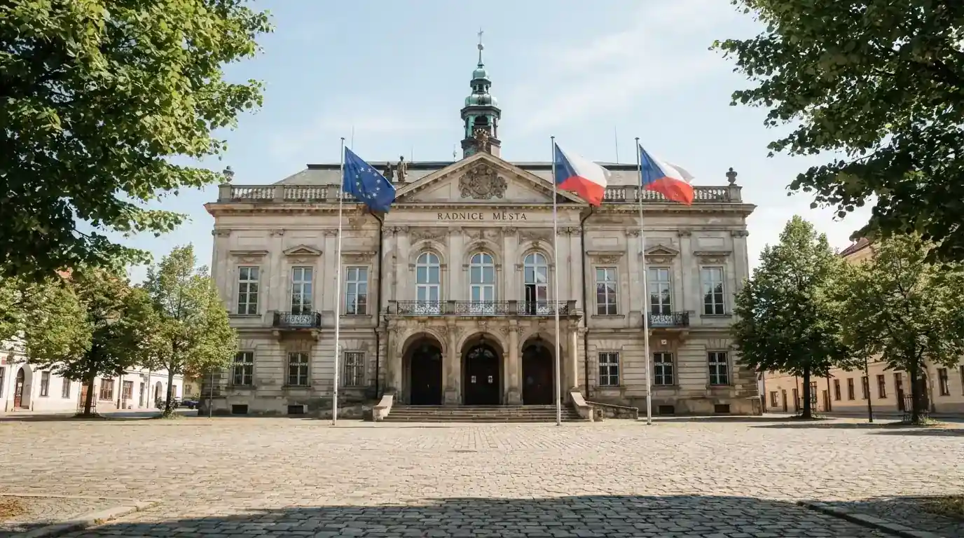 Historická úřední budova s vlajkami na slunečném náměstí — casina bez nutnosti vkladu s bonusem